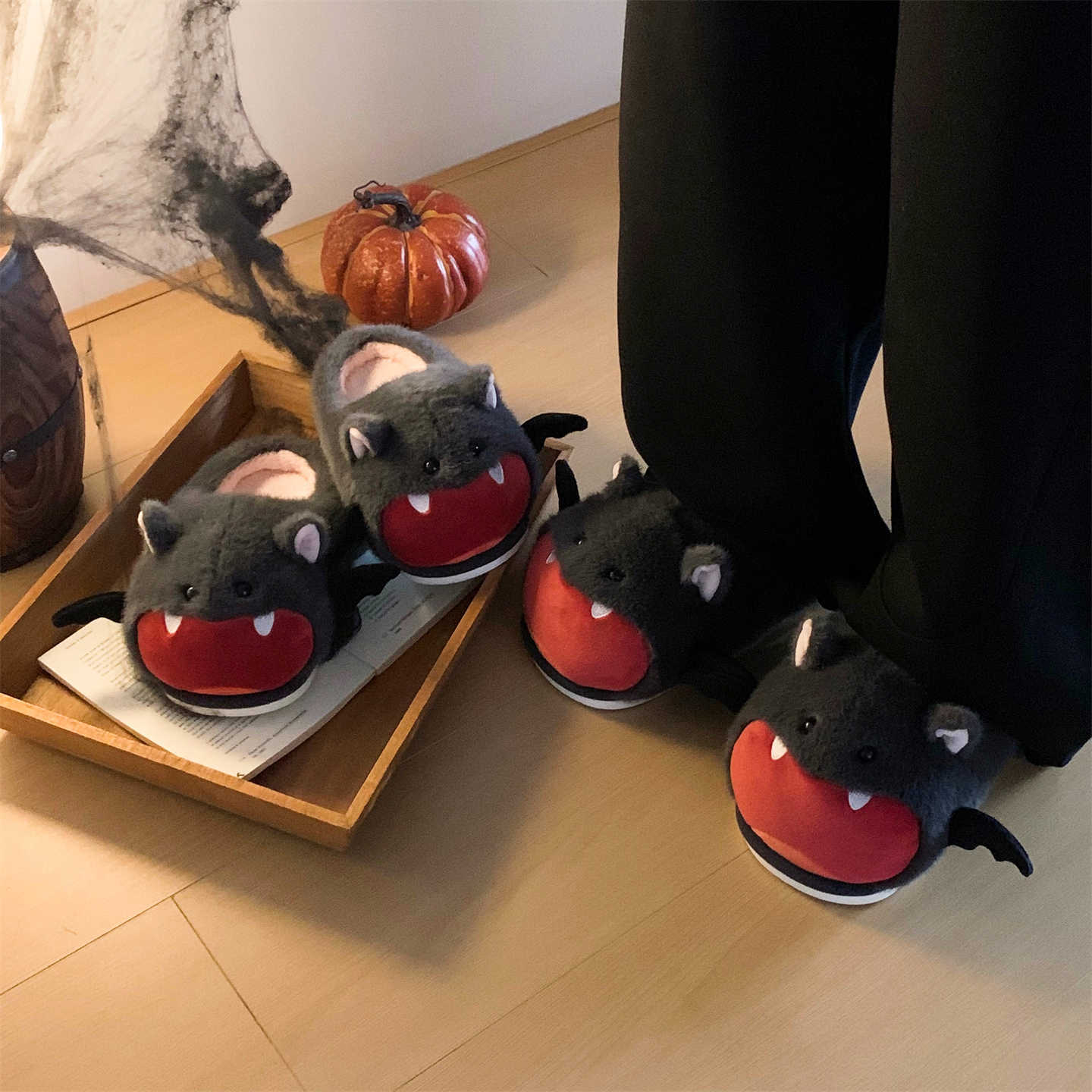 Pantofole in peluche pipistrel - Sewing House recensione e prezzo